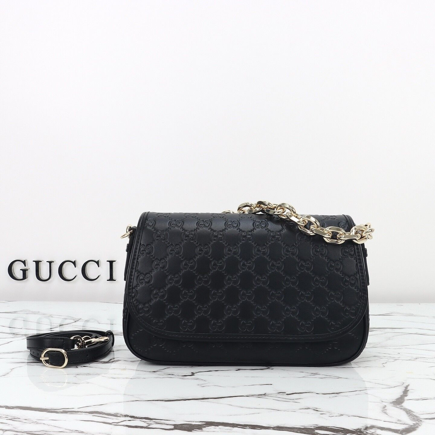 G*u*i gg emblem medium shoulder bag 28x17x9cm