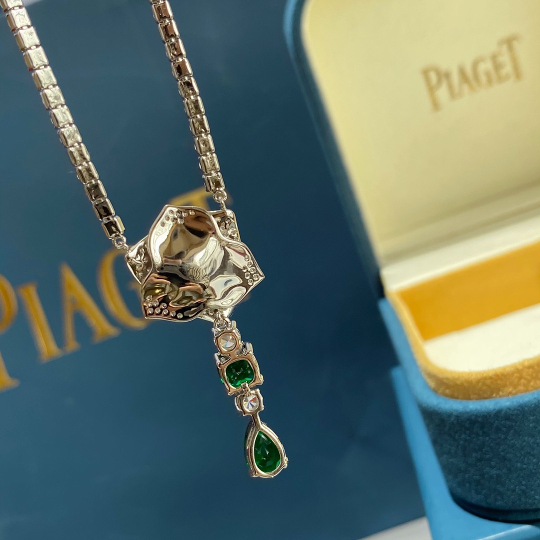 P1aget rose green zircon necklace
