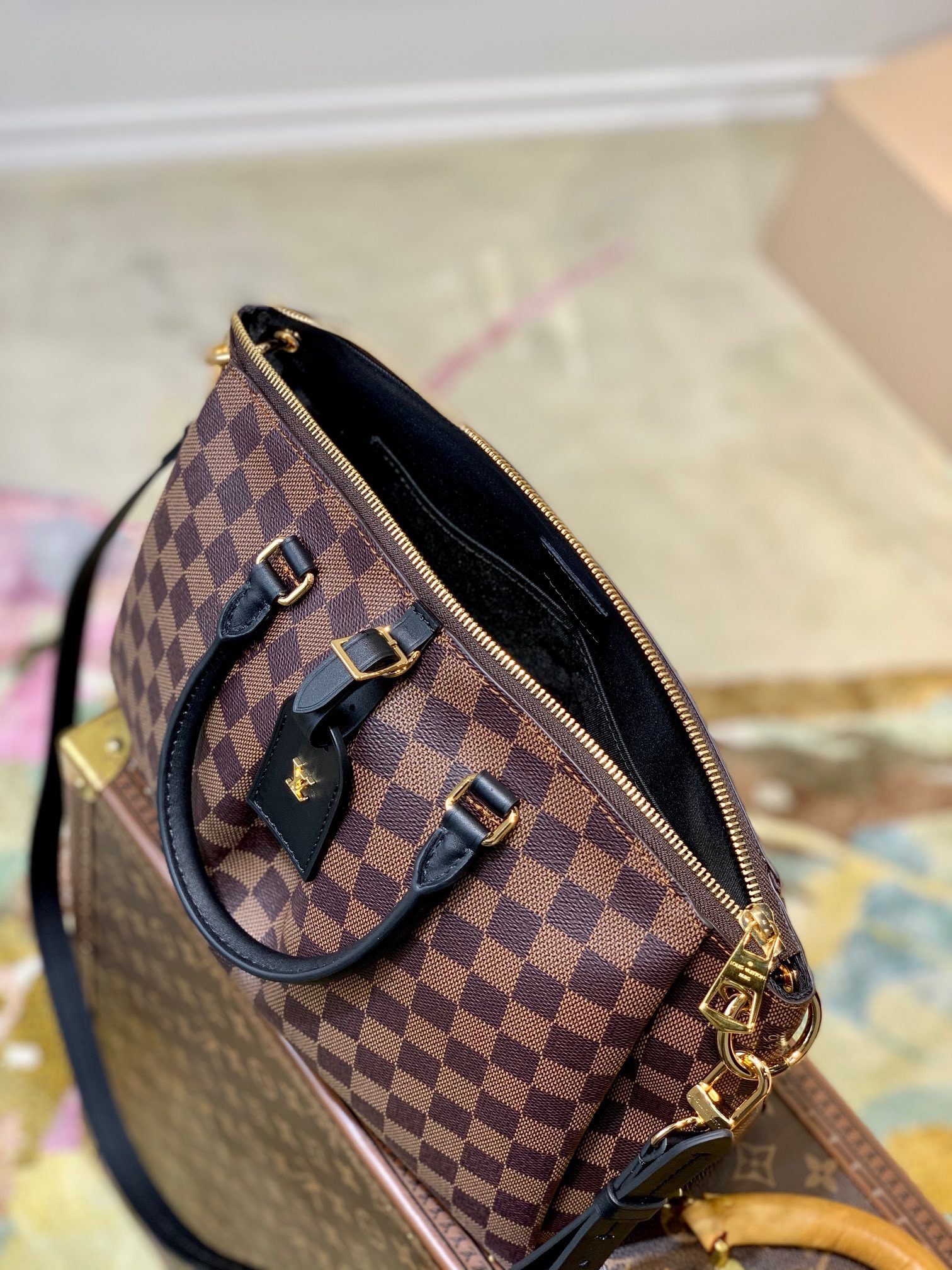 LV Boétie MM N45283