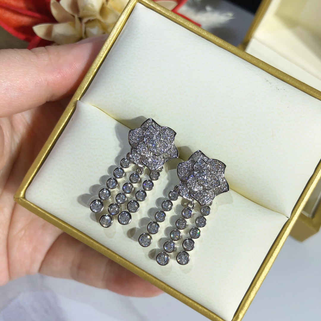 P1aget tassel rose earrings