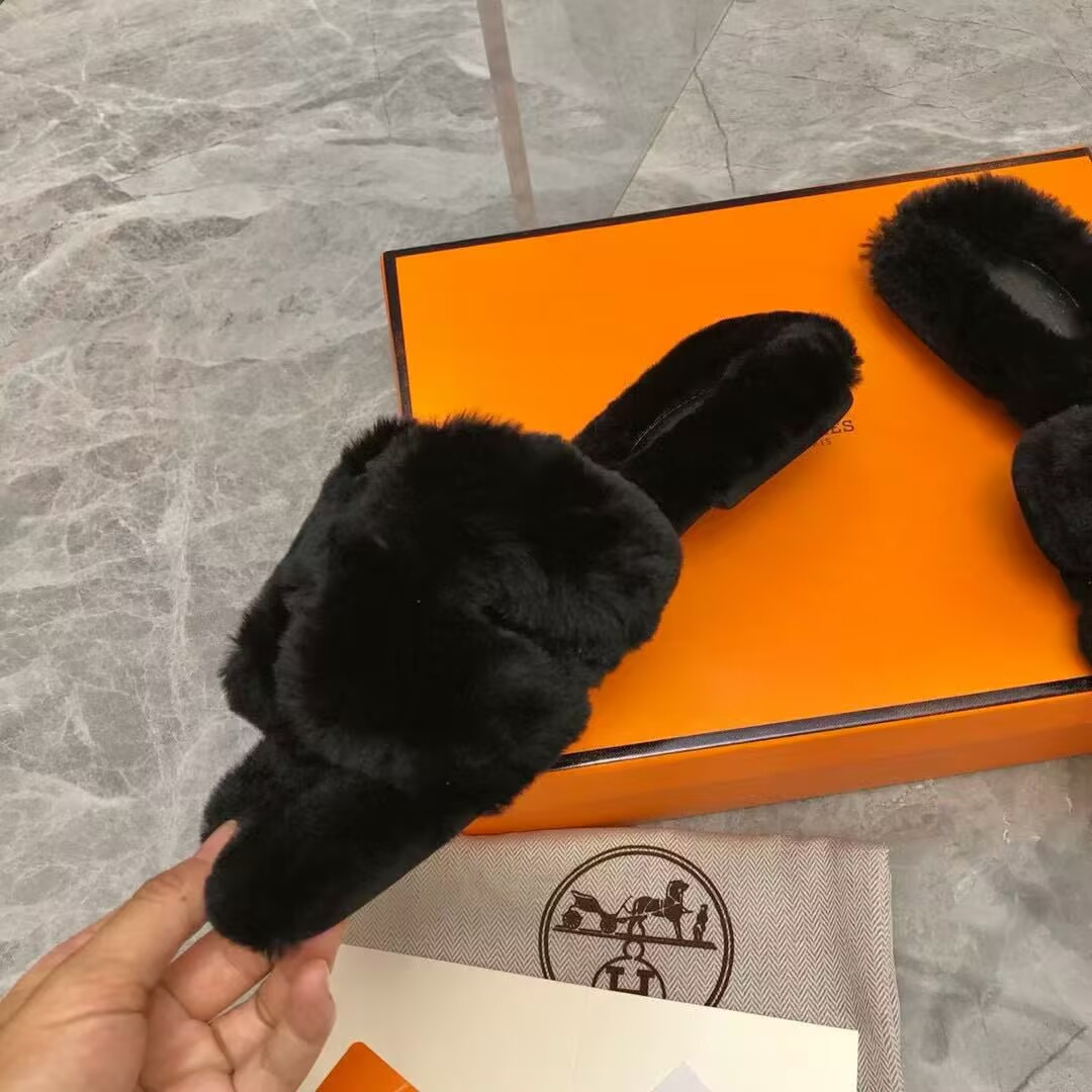 ua H**mes chypre sandal