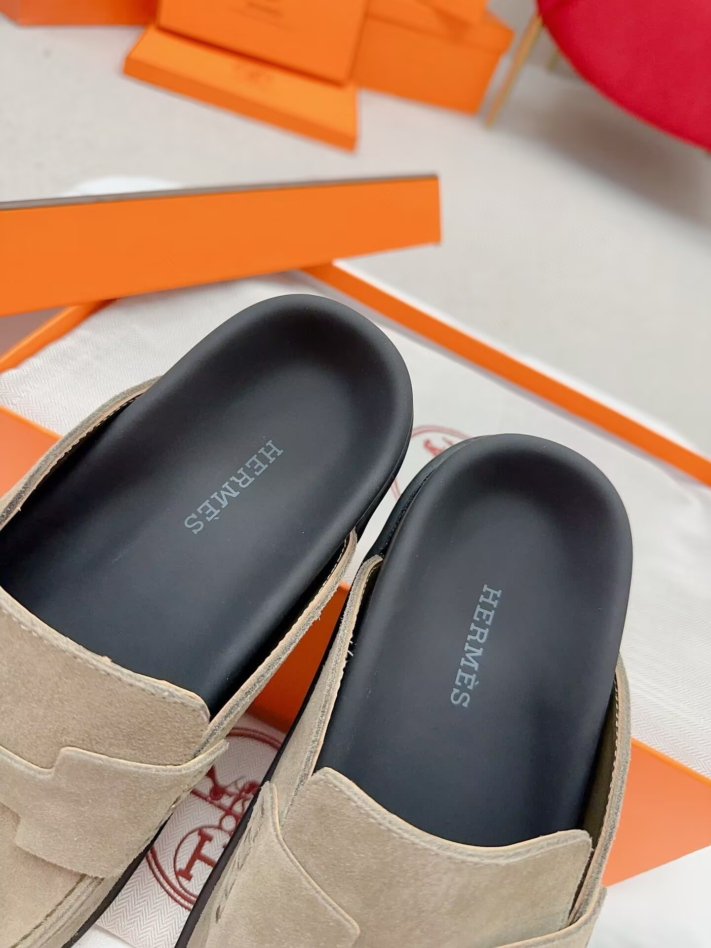 ua H**mes slippers
