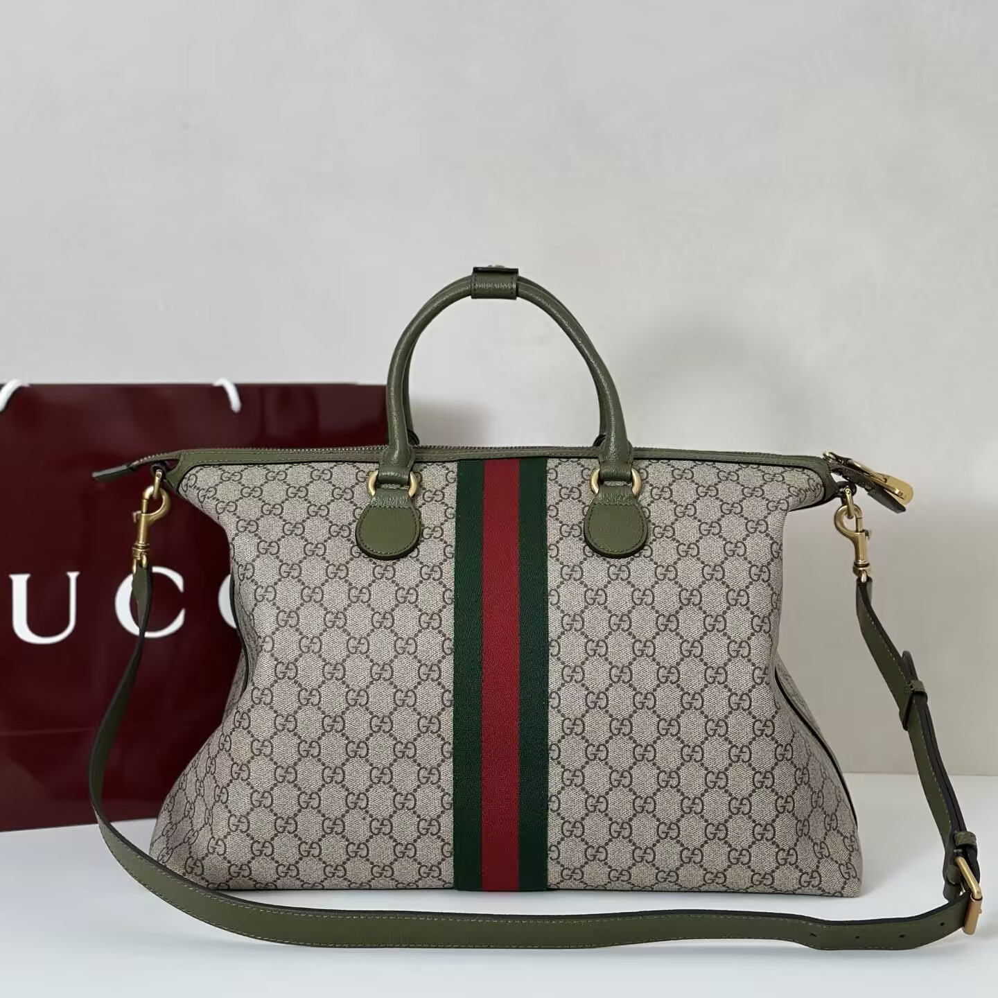 G*u*i savoy medium duffle bag 48x28x18cm