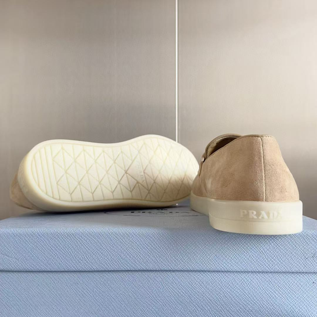 ua Pra*a shoes