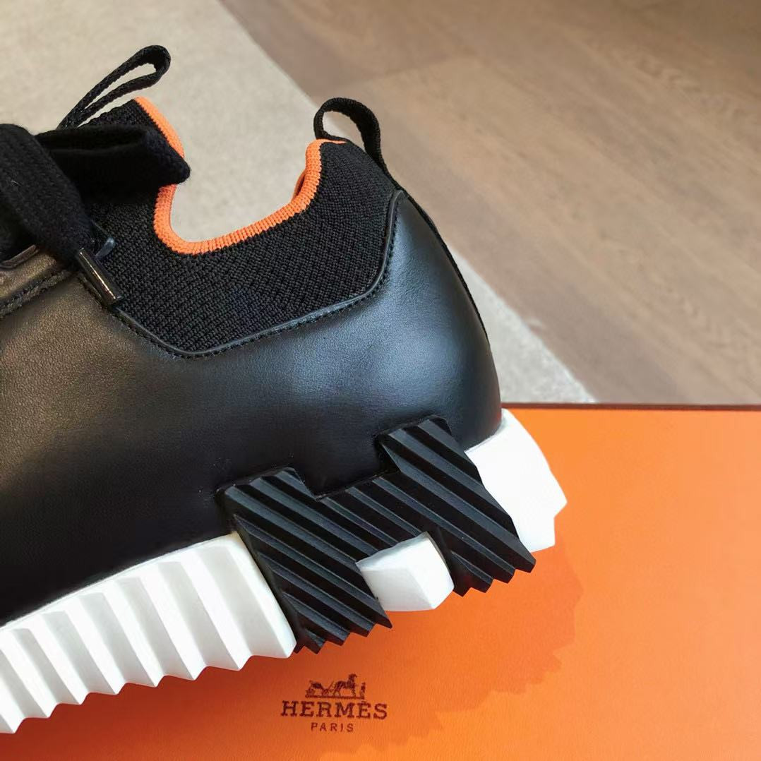ua H**mes bouncing sneaker