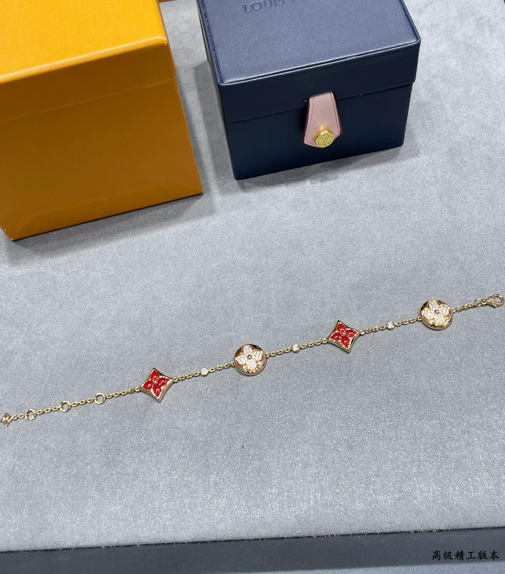 l0*is v*t0n large with red agate and Di*m*nds four-flower bracelet