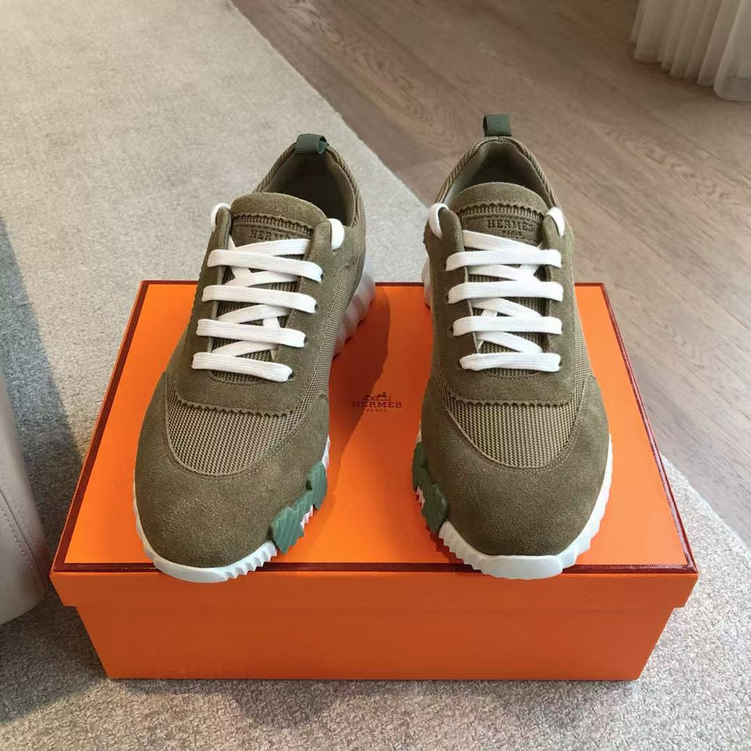 ua H**mes bouncing sneaker