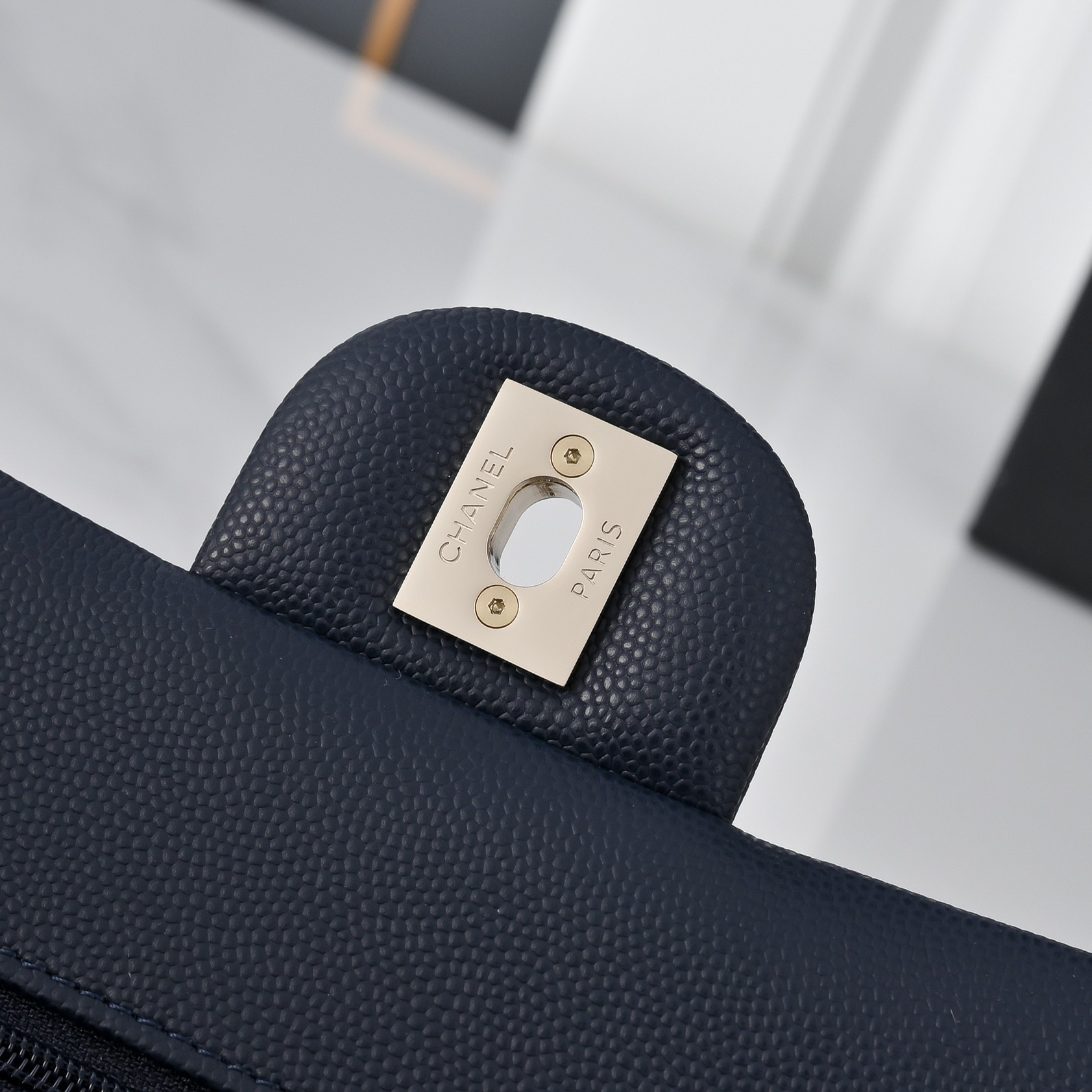 Ch*el classic flap handbag royal blue with light gold hardware and caviar leather a01113 23x14.5x6cm