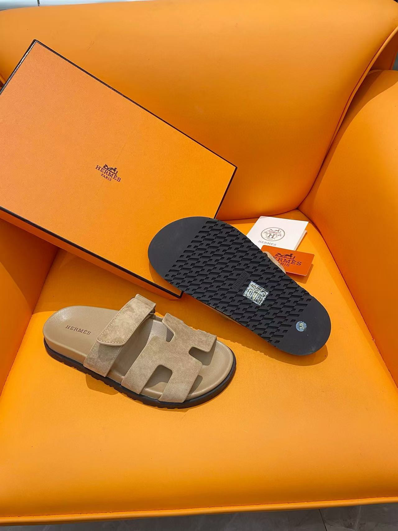 ua H**mes chypre sandal