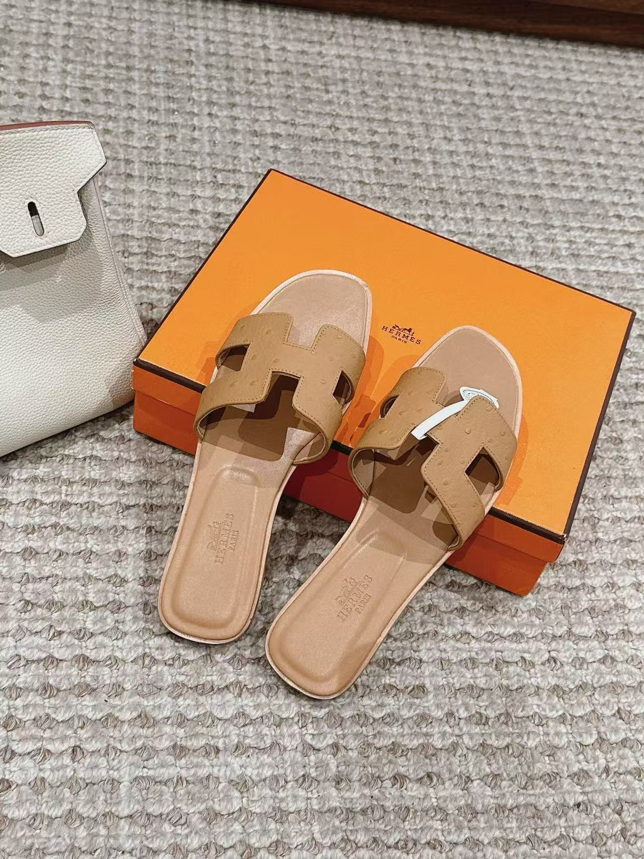 ua H**mes oran sandal