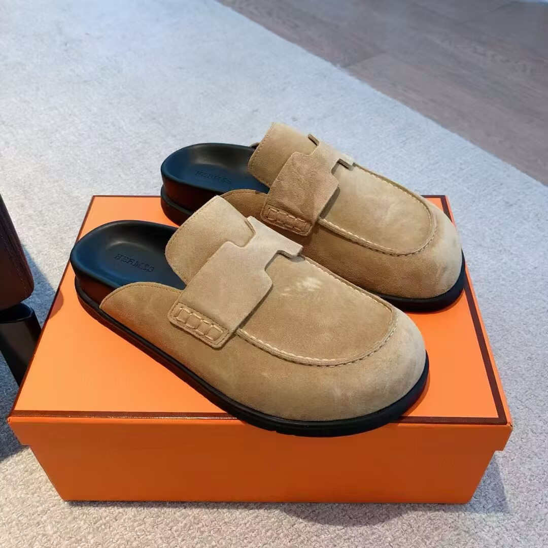 ua H**mes slippers