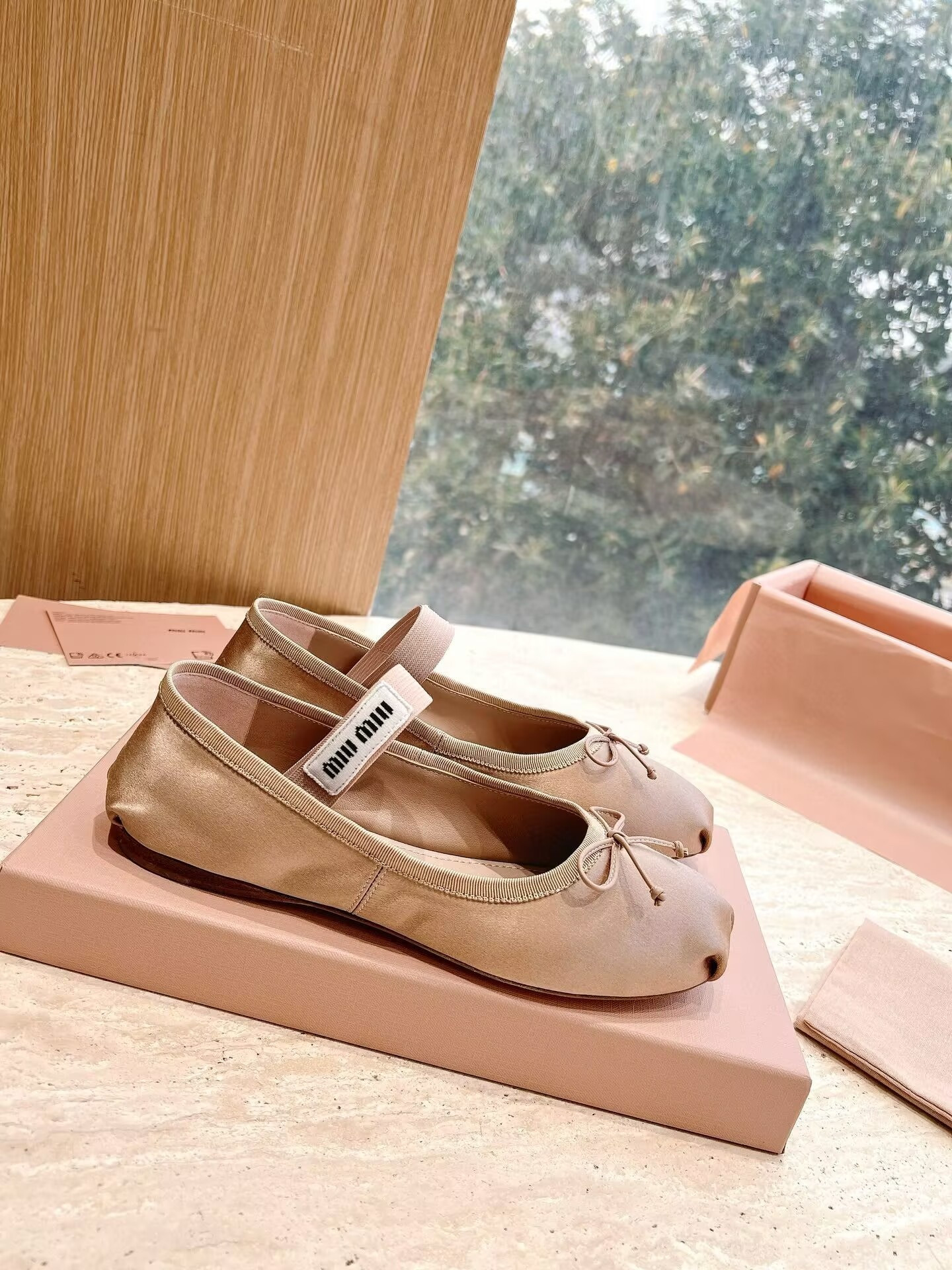 ua M1v M1v satin ballerinas