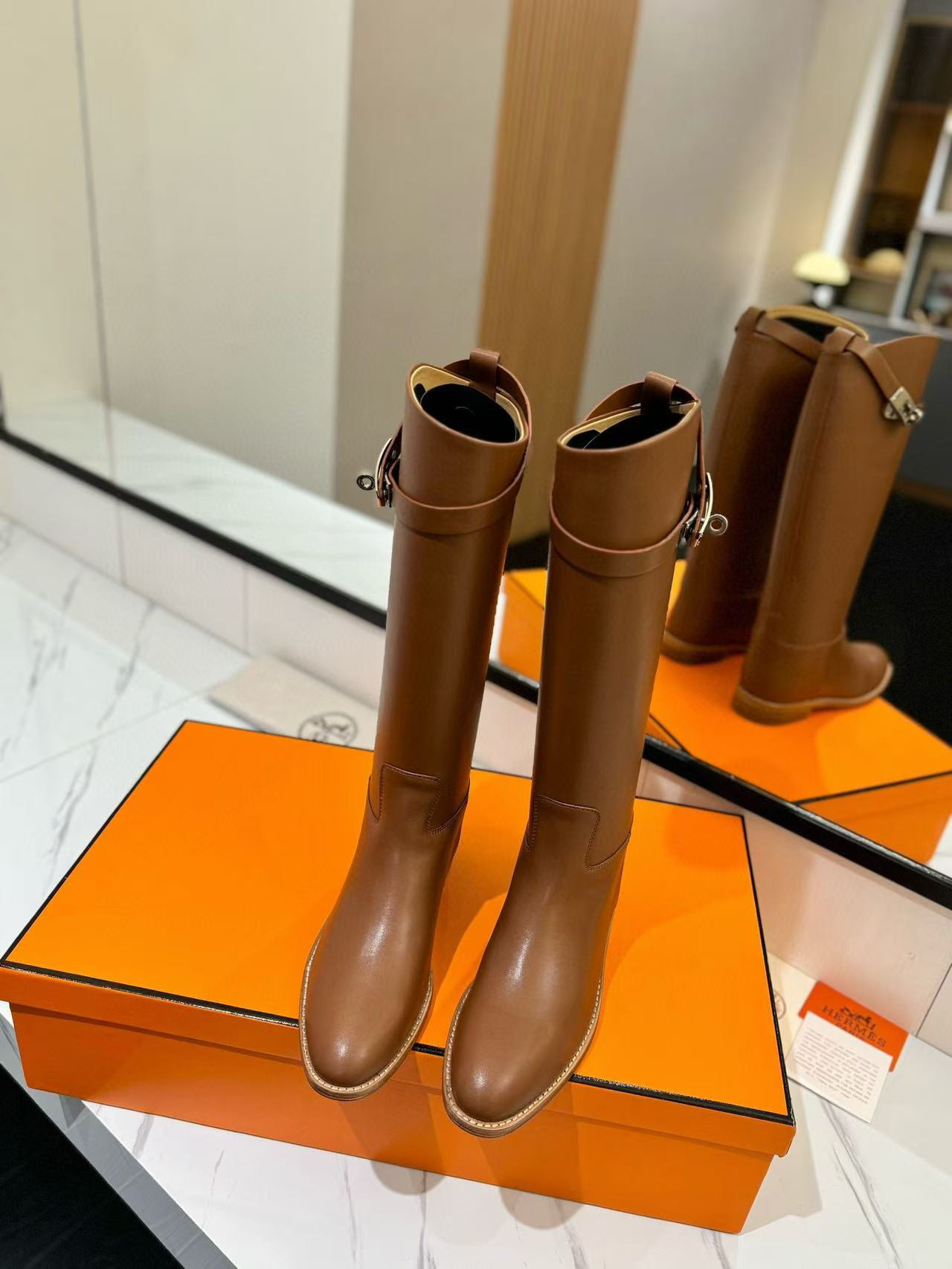 ua H**mes jumping boots
