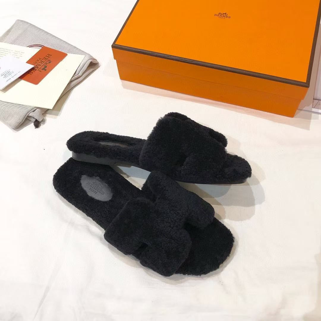 ua H**mes oran sandal