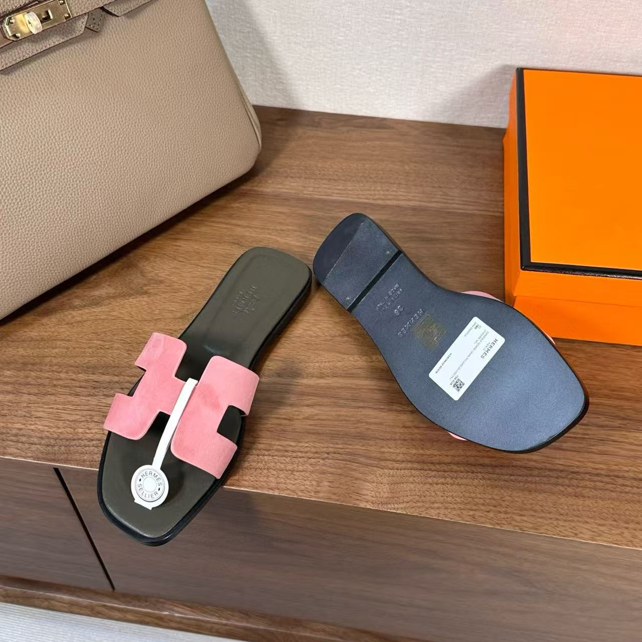 ua H**mes oran sandal