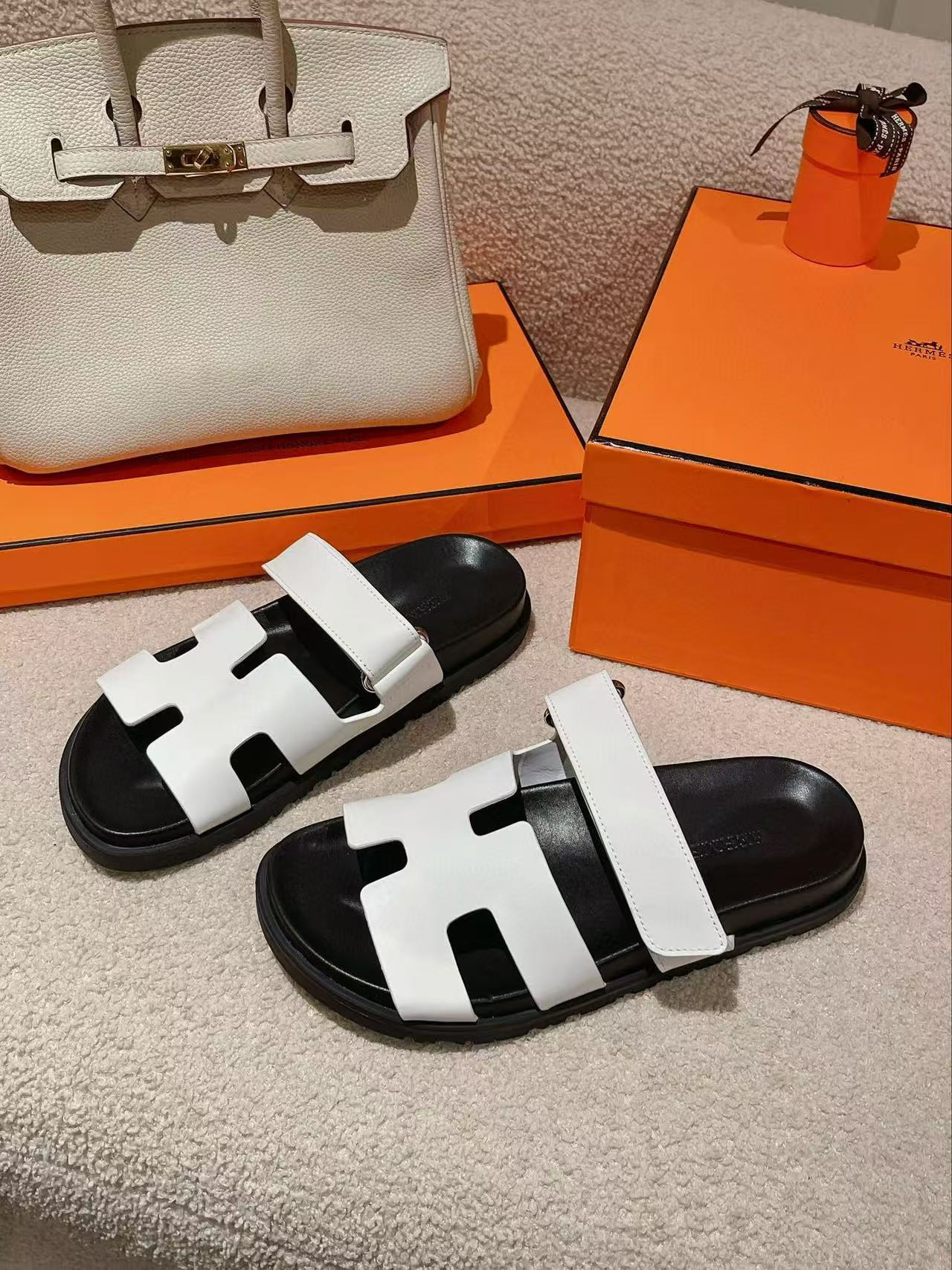 ua H**mes chypre sandal