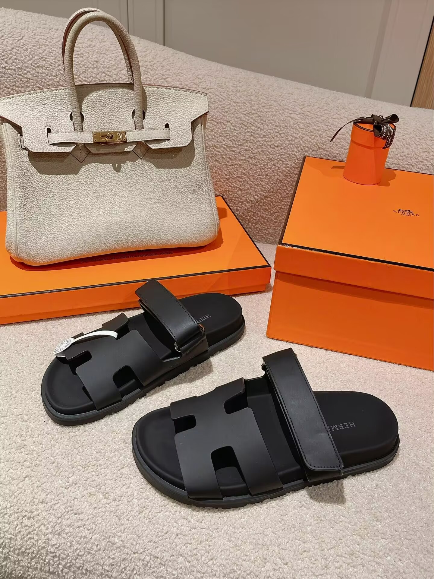 ua H**mes chypre sandal