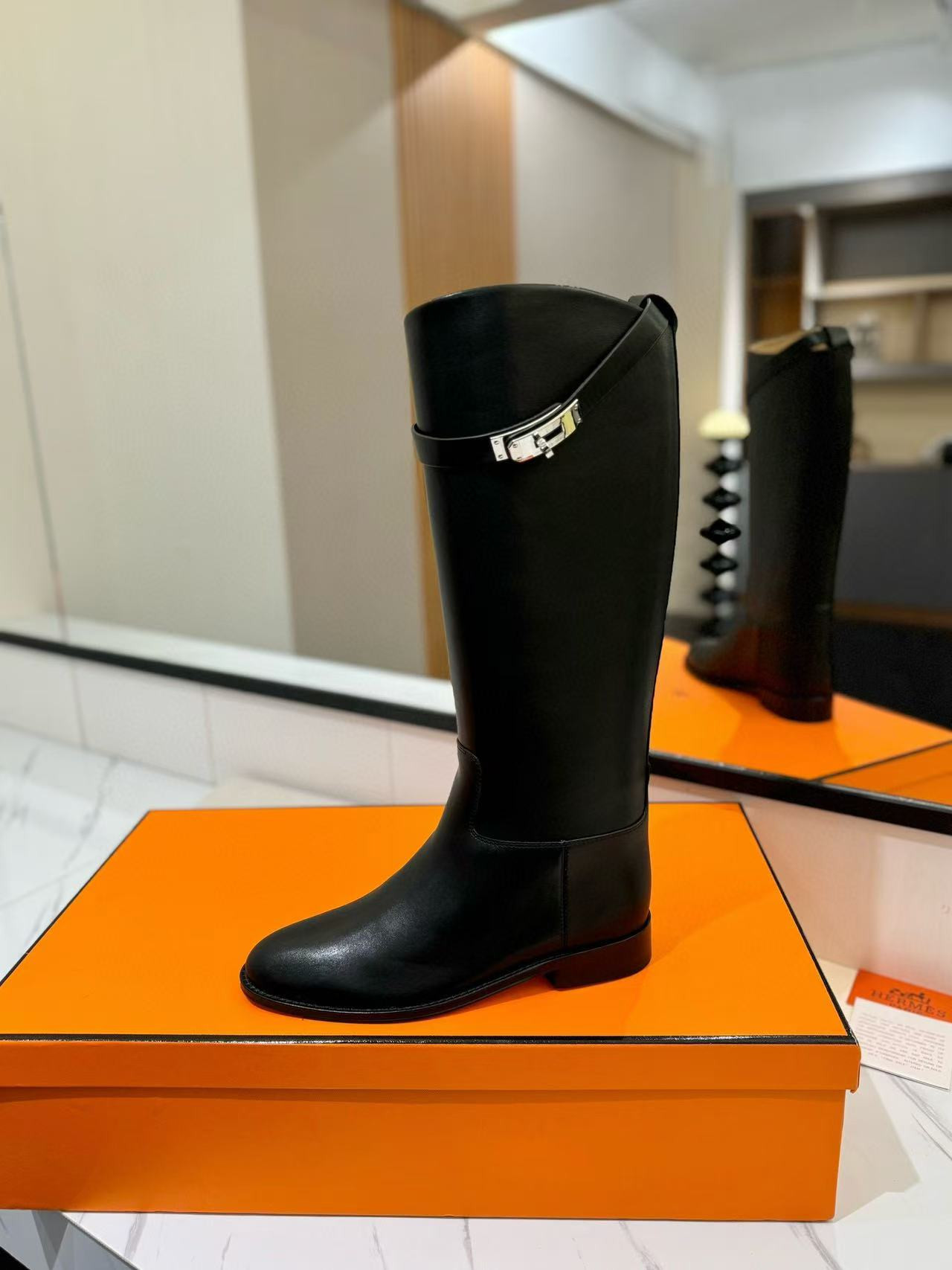ua H**mes jumping boots