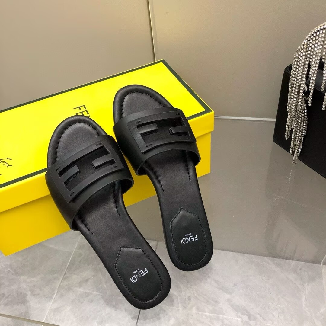 ua F**di baguette leather slides