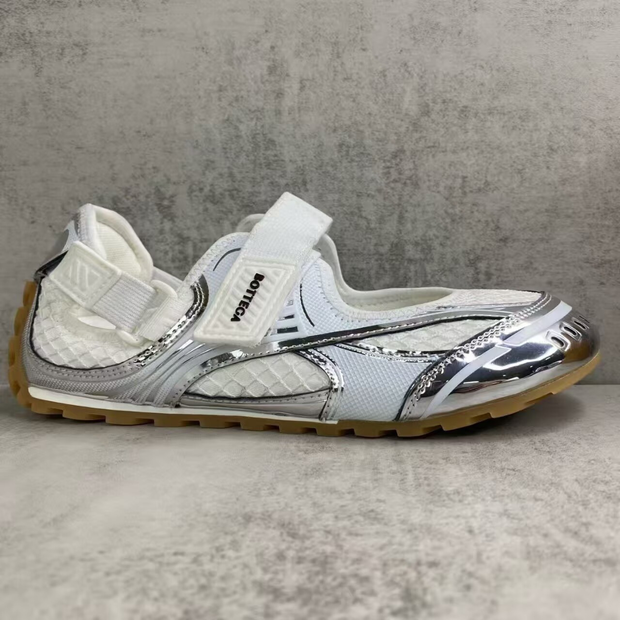 ua bo*te*ga Ve*ne*ta orbit flash mary-jane sneaker