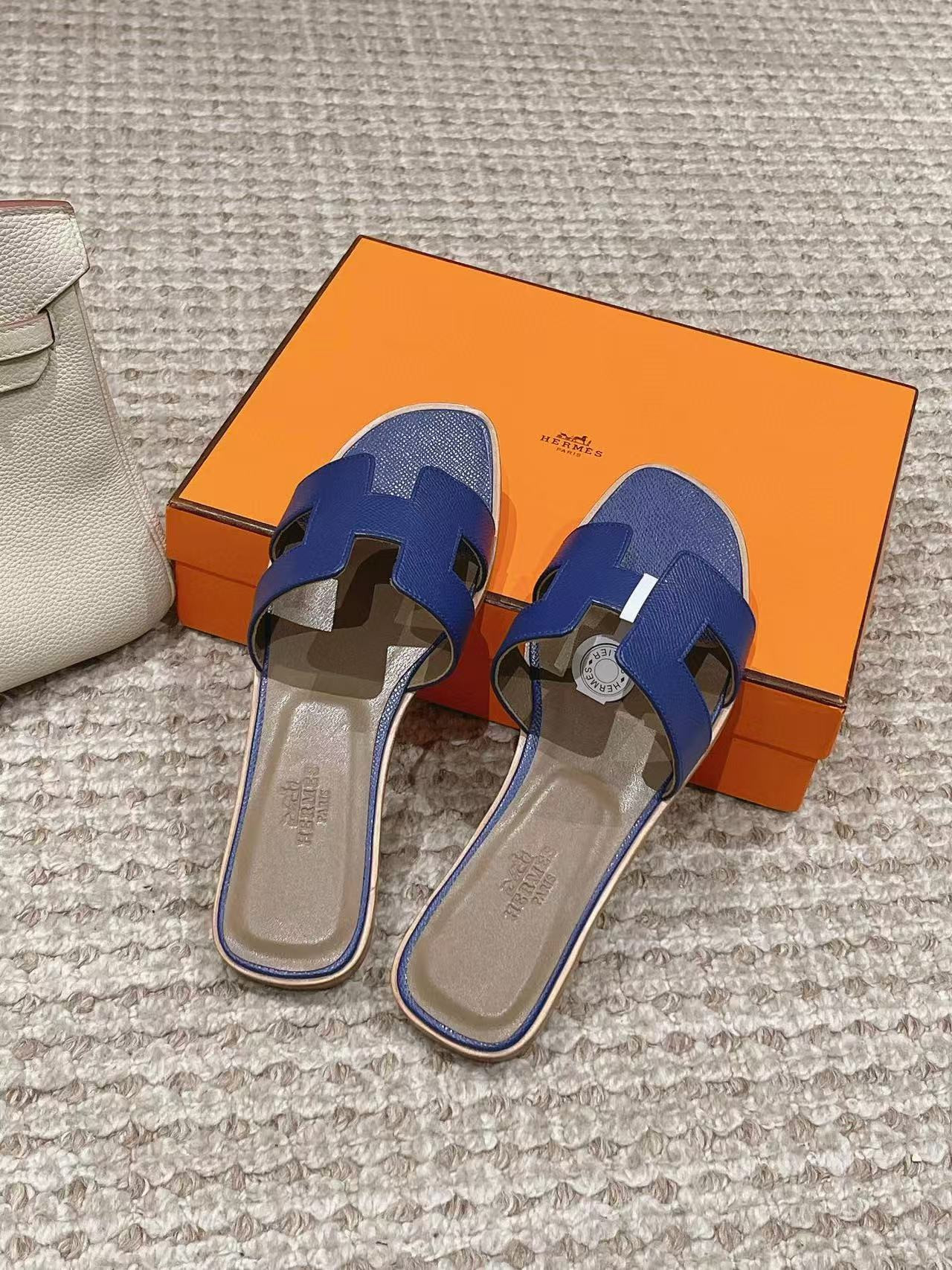 ua H**mes oran sandal