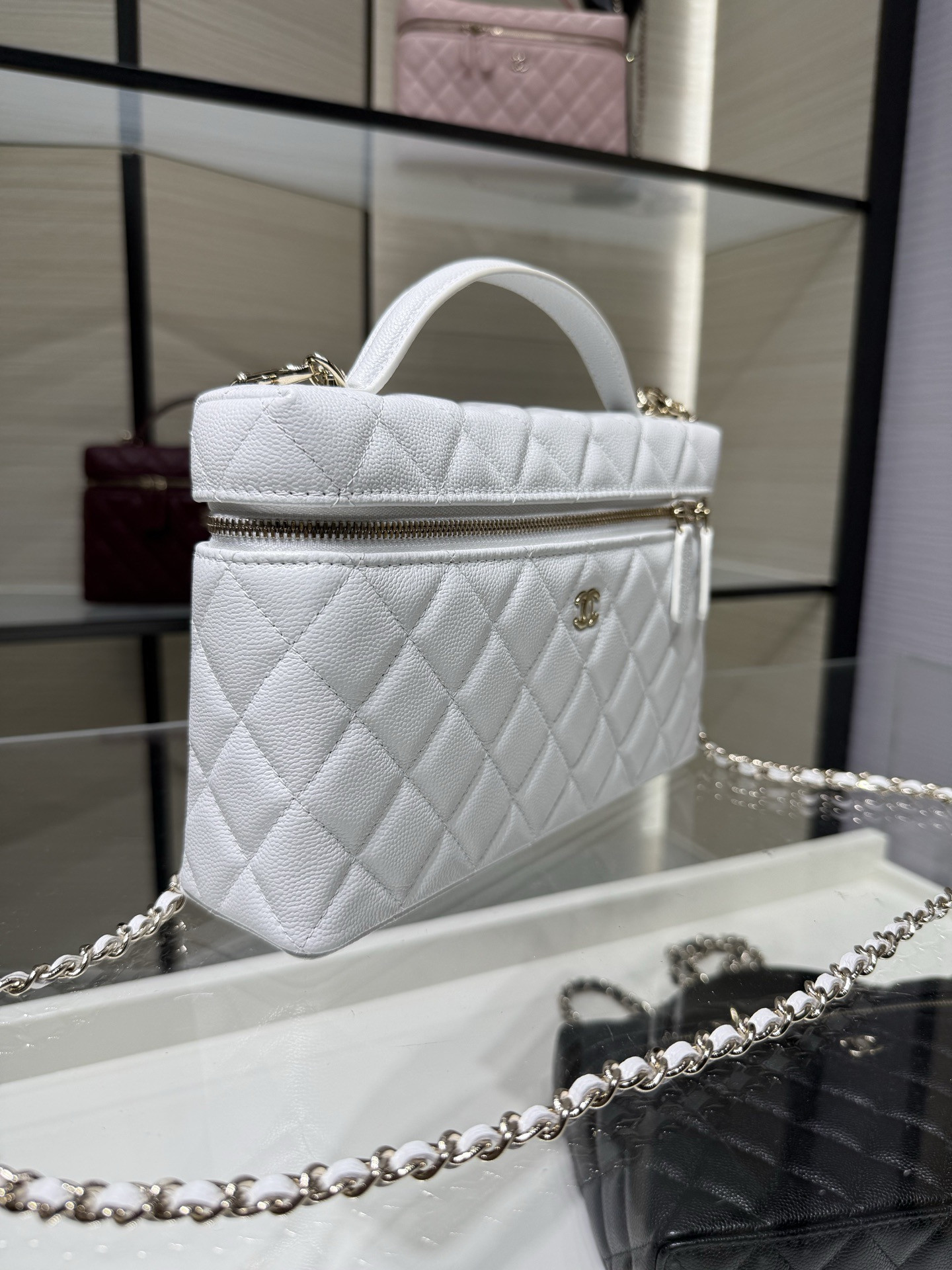 Ch*el classic vanity with chain handbag ap5446 15x23x5cm