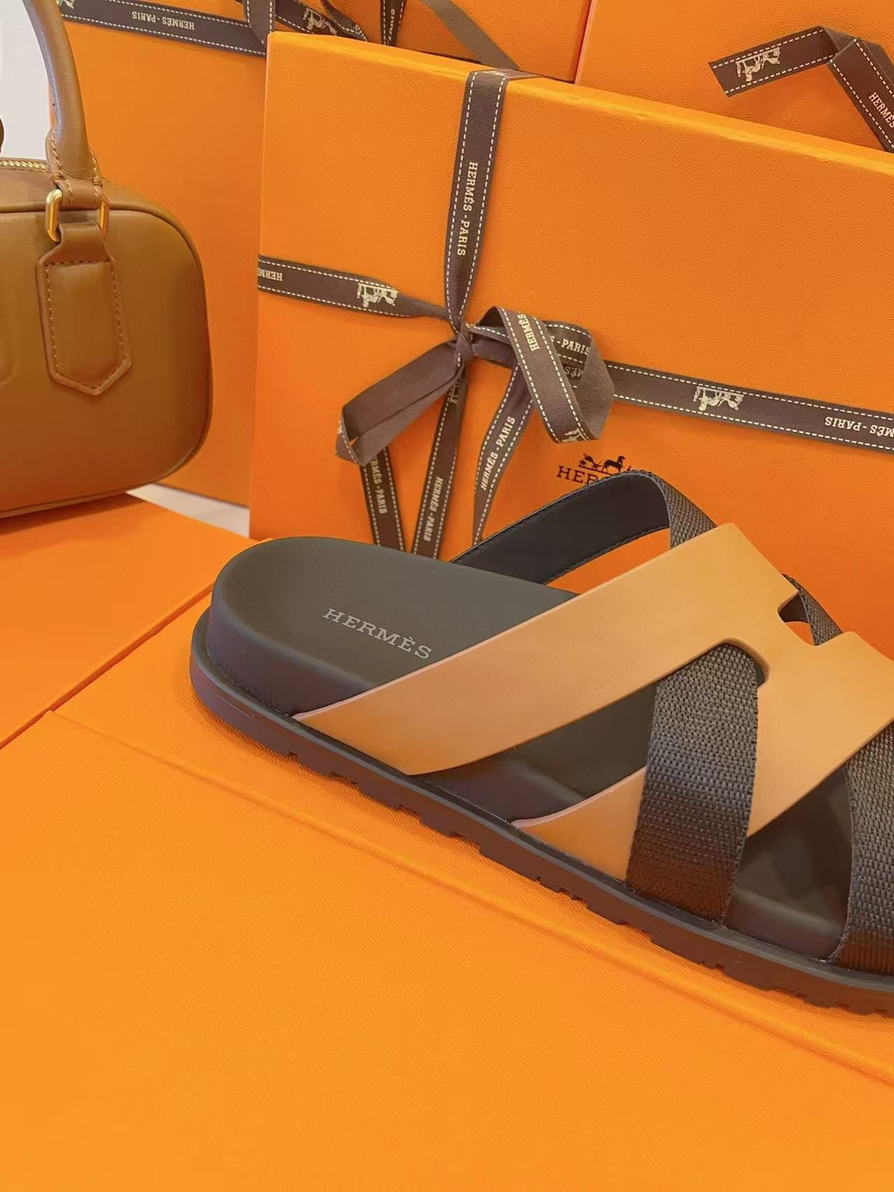 ua H**mes kazimir sandal