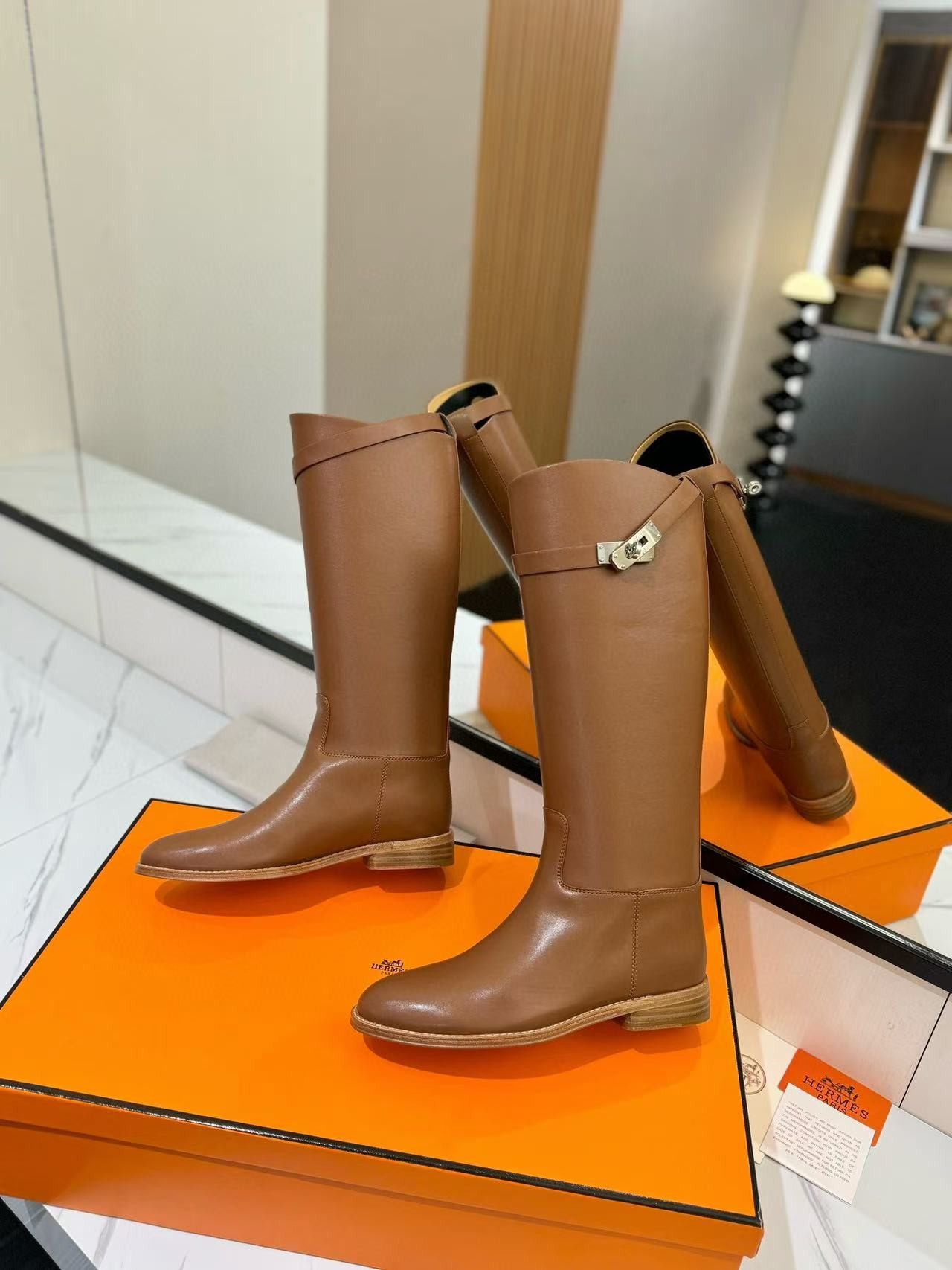 ua H**mes jumping boots