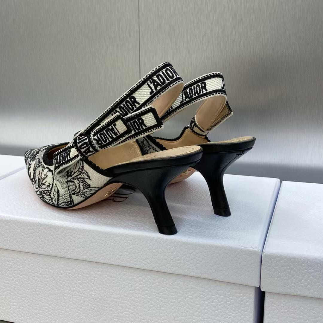 ua D*or j