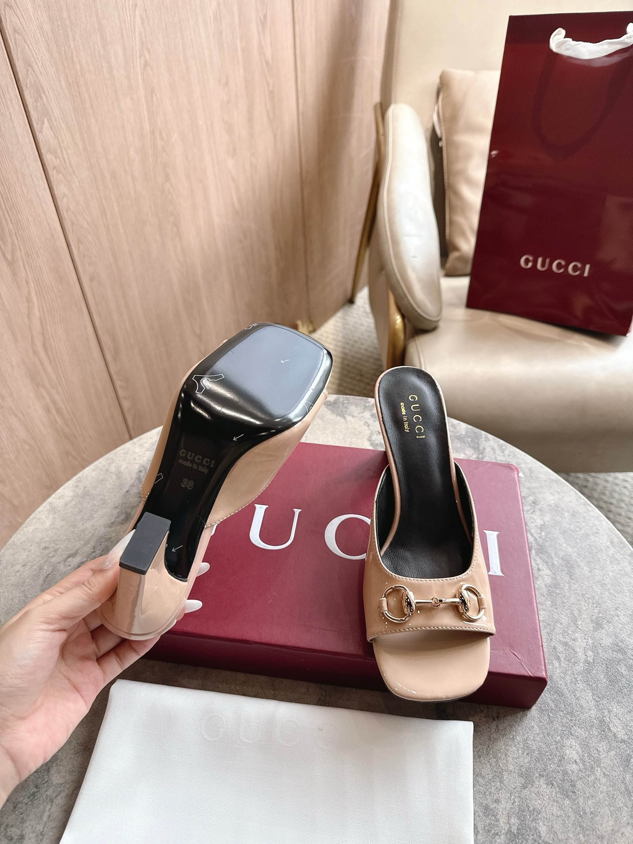 ua G*u*i signora sandals