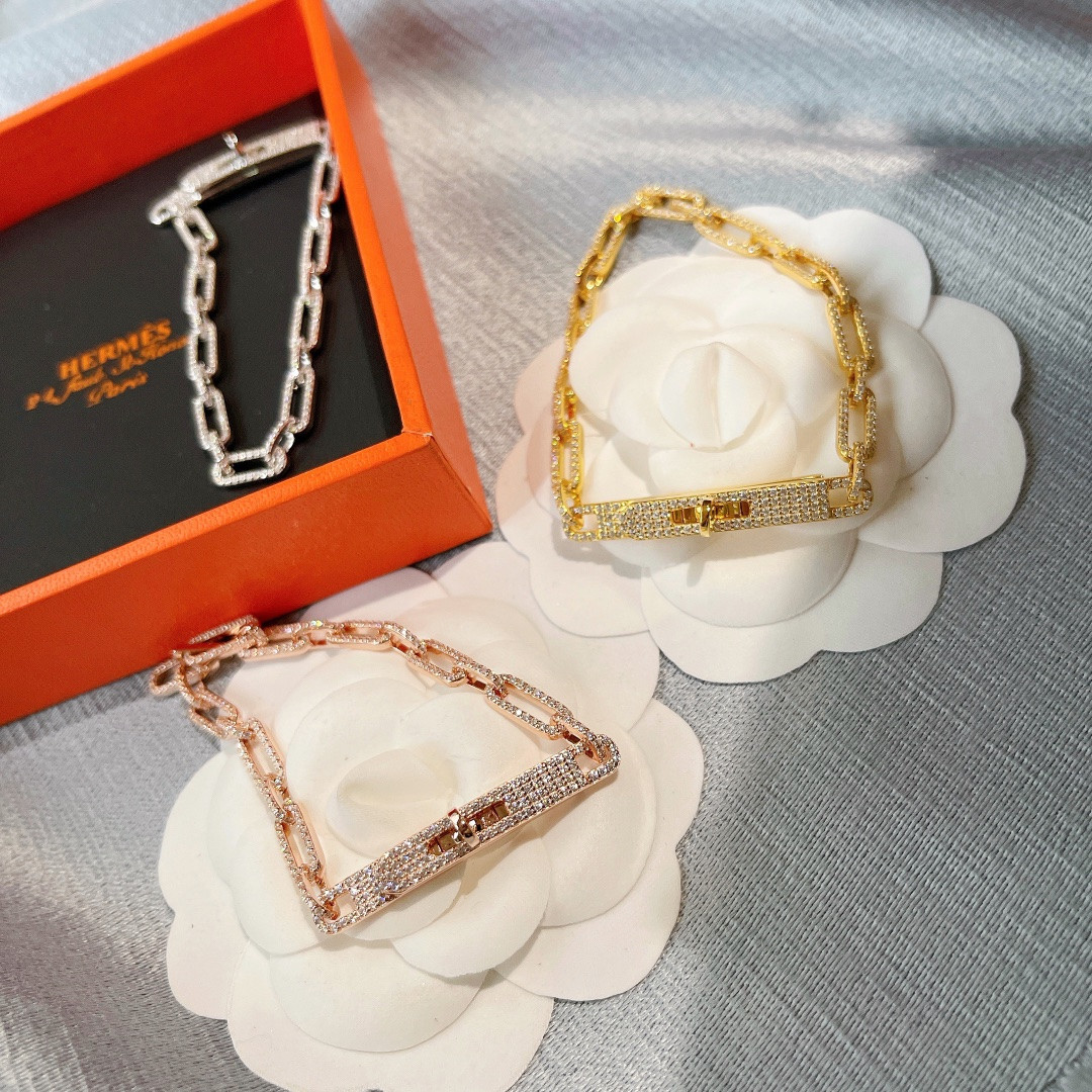 H**mes fully di*m*nd-encrusted kelly bracelet