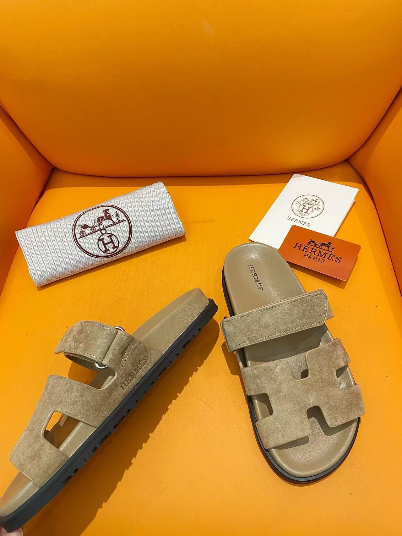 ua H**mes chypre sandal