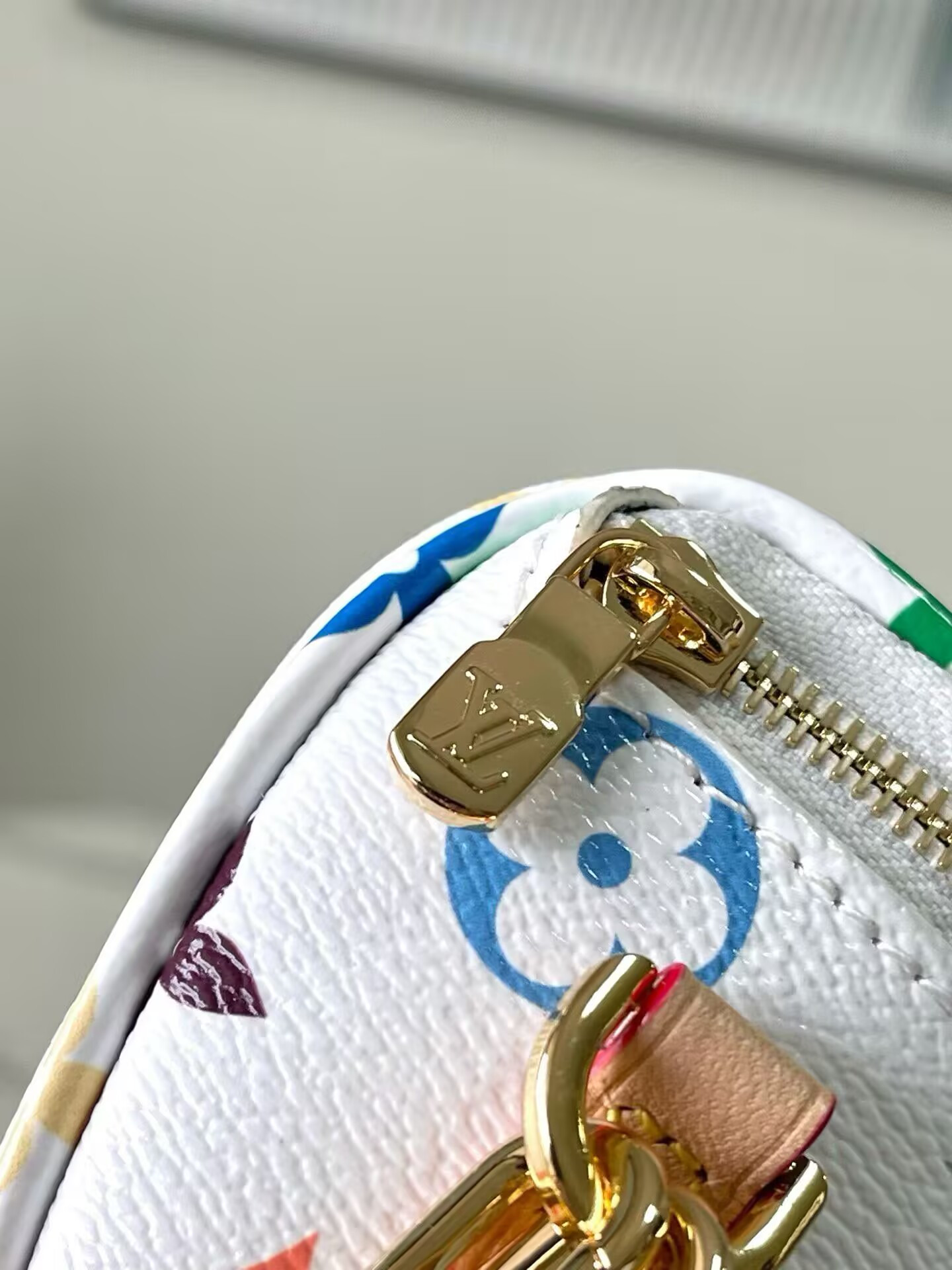 LV x TM Mini Bumbag M00130 17x12x9.5cm