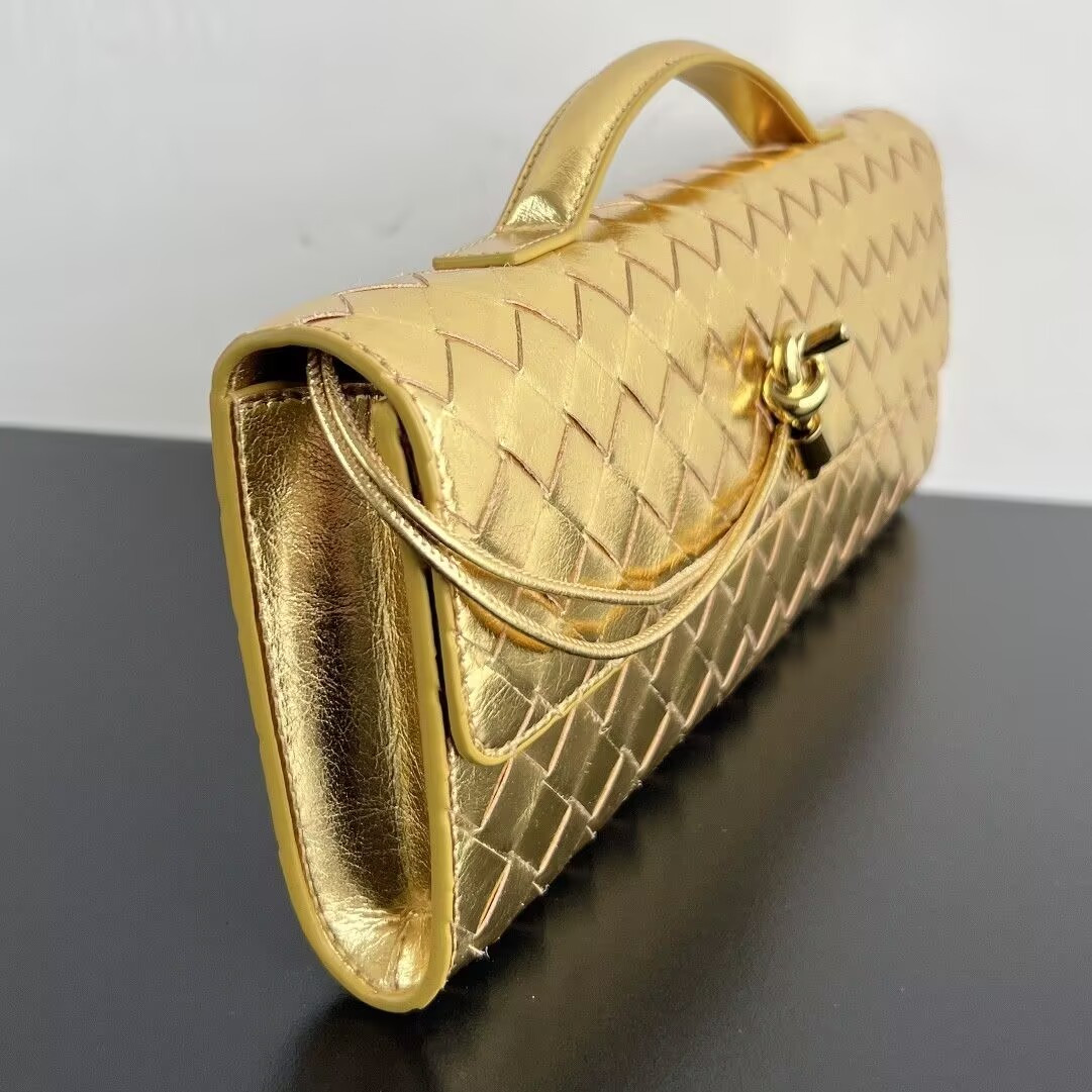 bo*te*ga Ve*ne*ta long clutch andiamo with handle 13x31x3cm