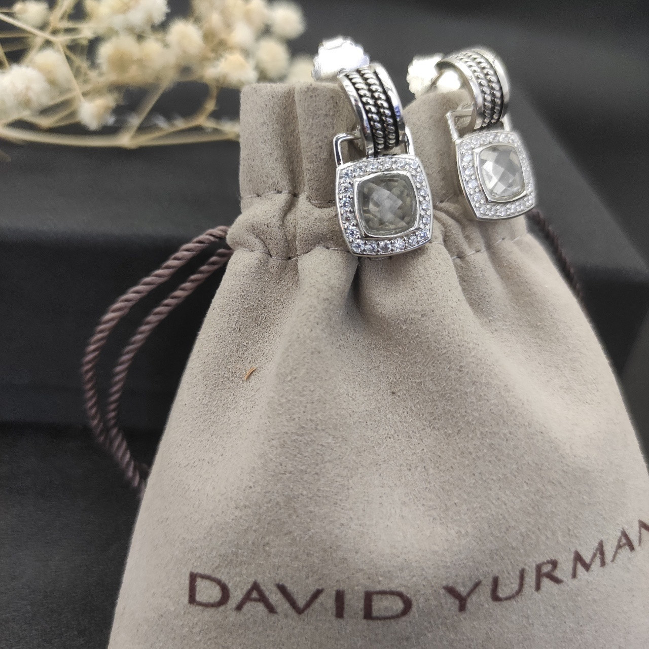 dau1d Yvrm*n square di*m*nd earrings(main stone 7mm)