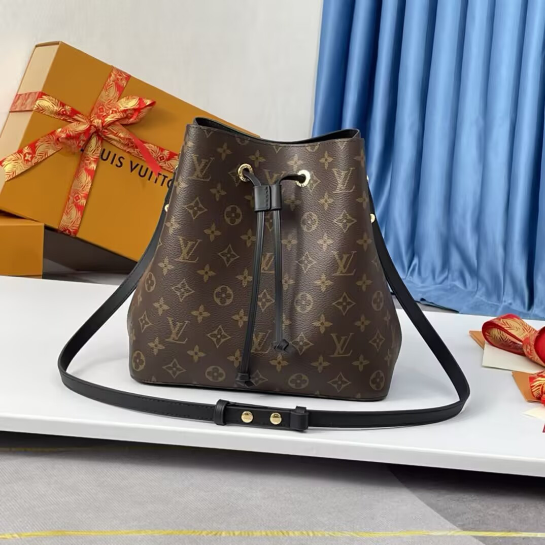 LV NÉONOÉ MM M44020 26 x 26 x 17.5 CM
