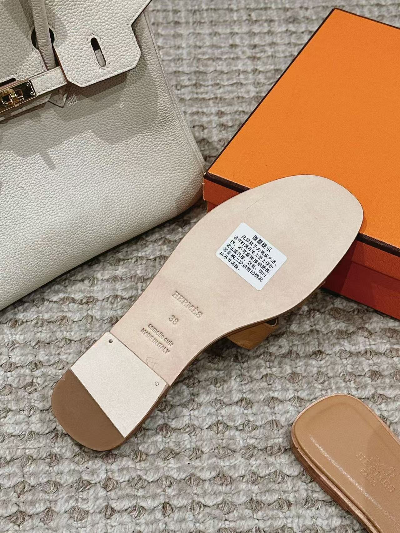 ua H**mes oran sandal