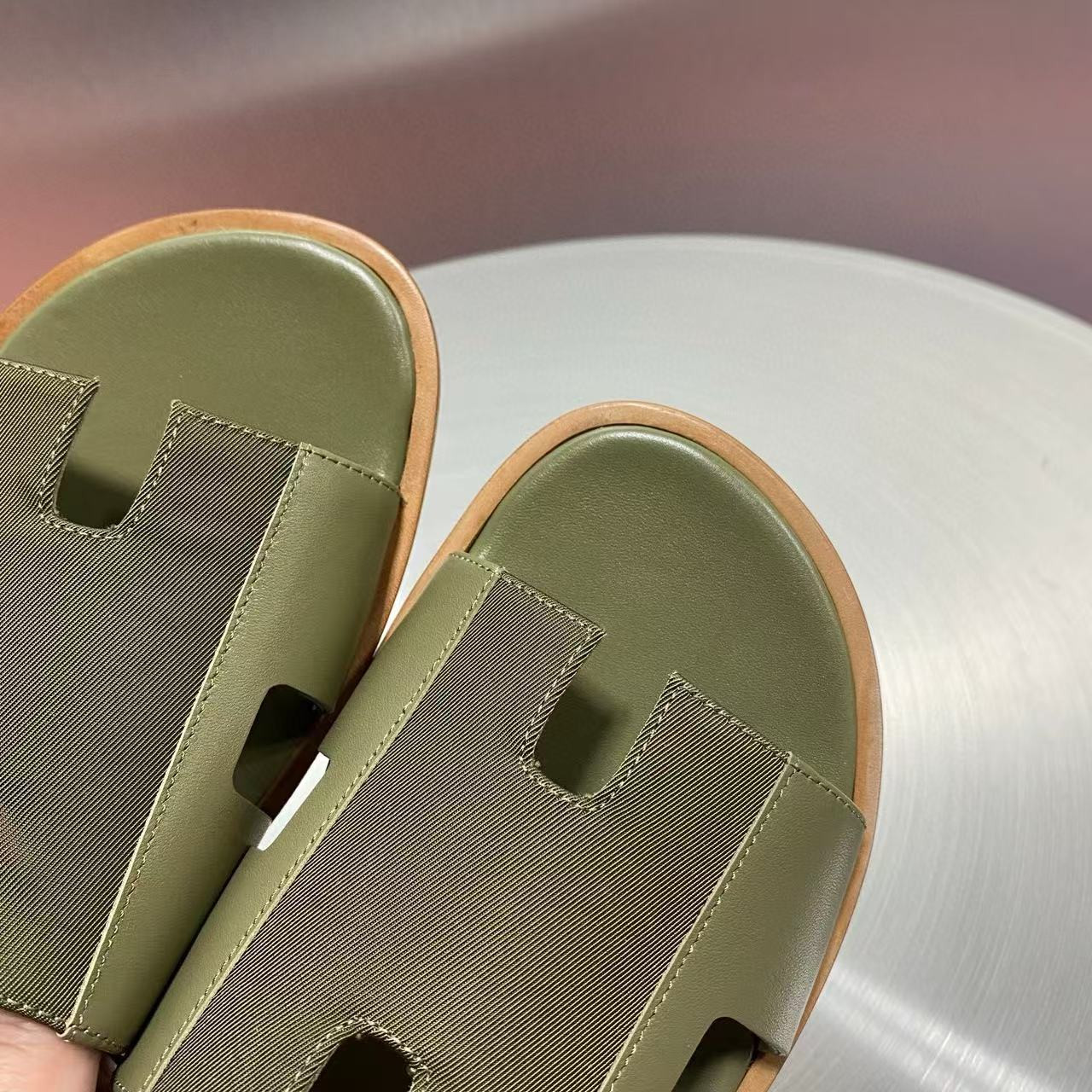 ua H**mes izmir sandal