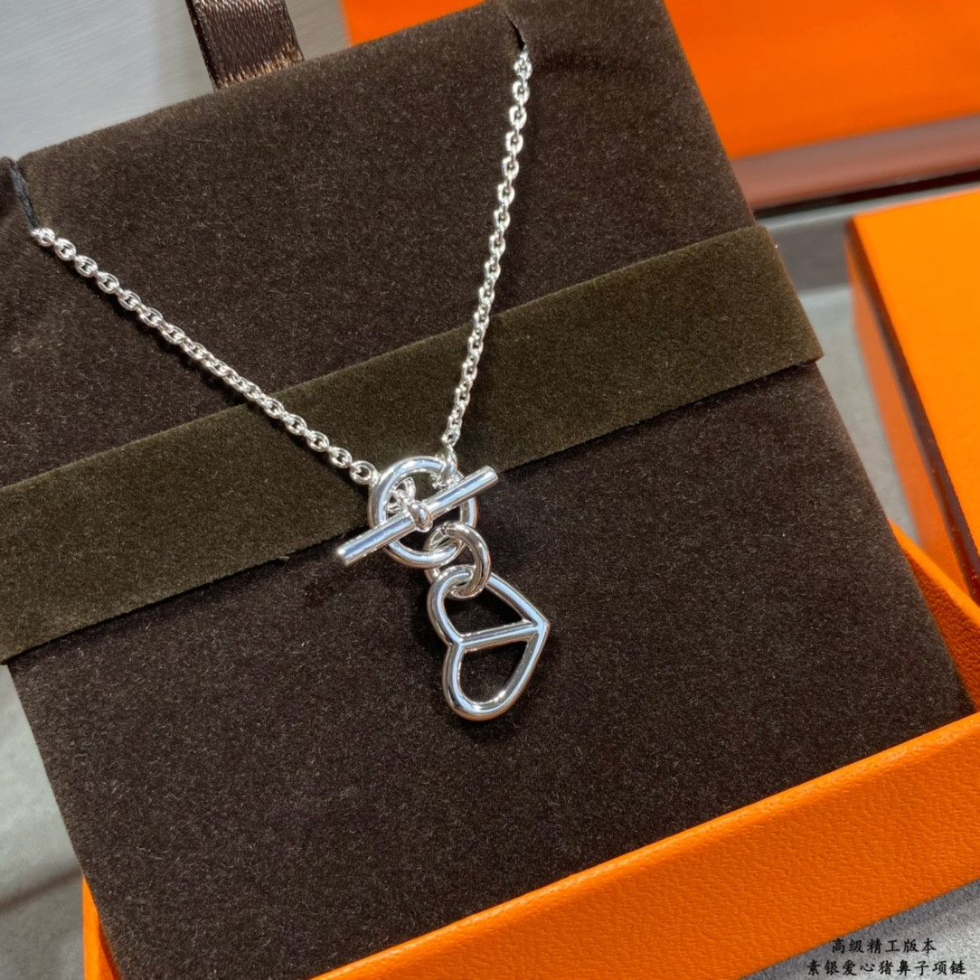 H**mes sterling silver lovehnecklace