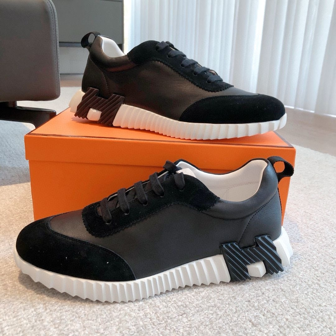 ua H**mes bouncing sneaker