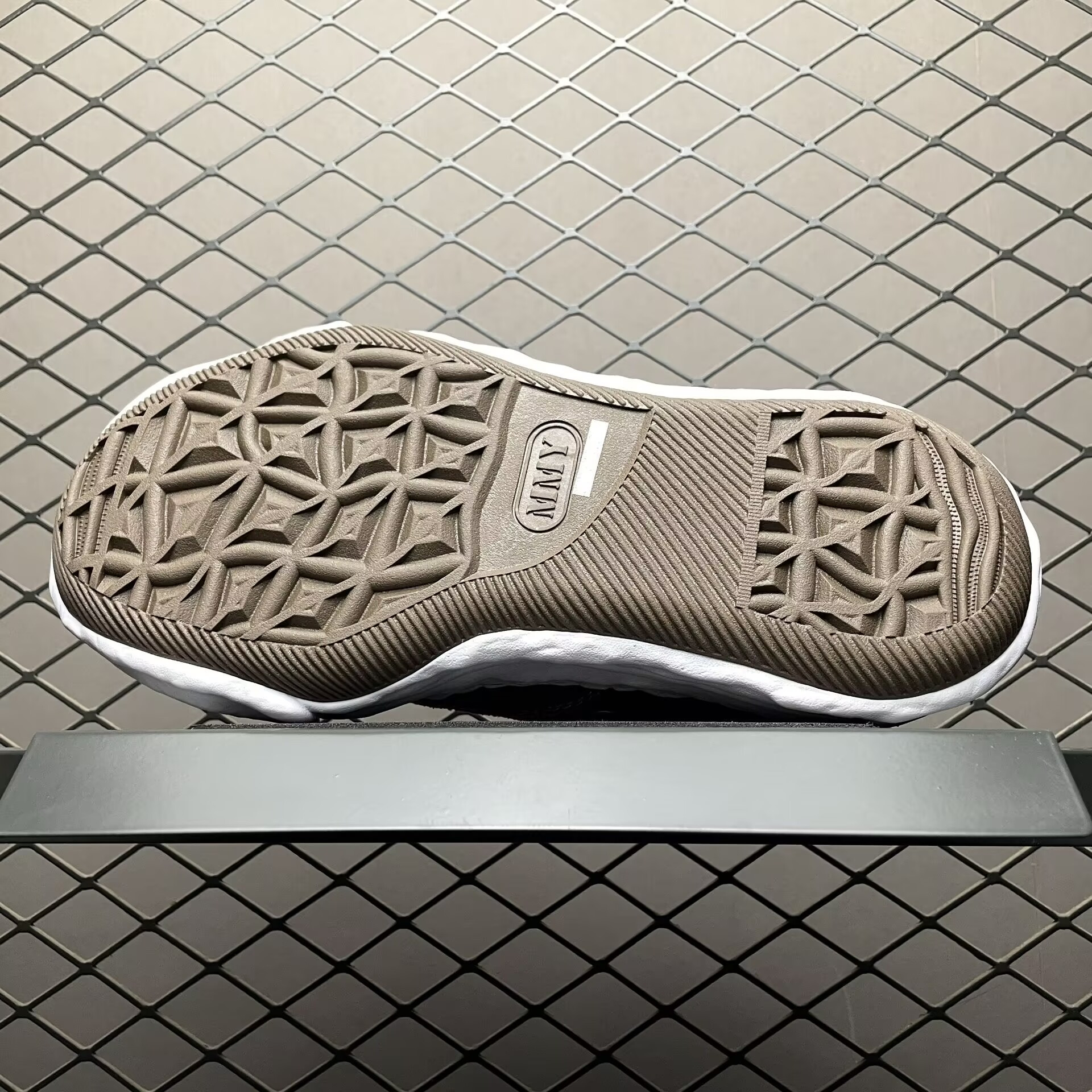 ua Ma*s*n mihara yasuhiro peterson low canvas