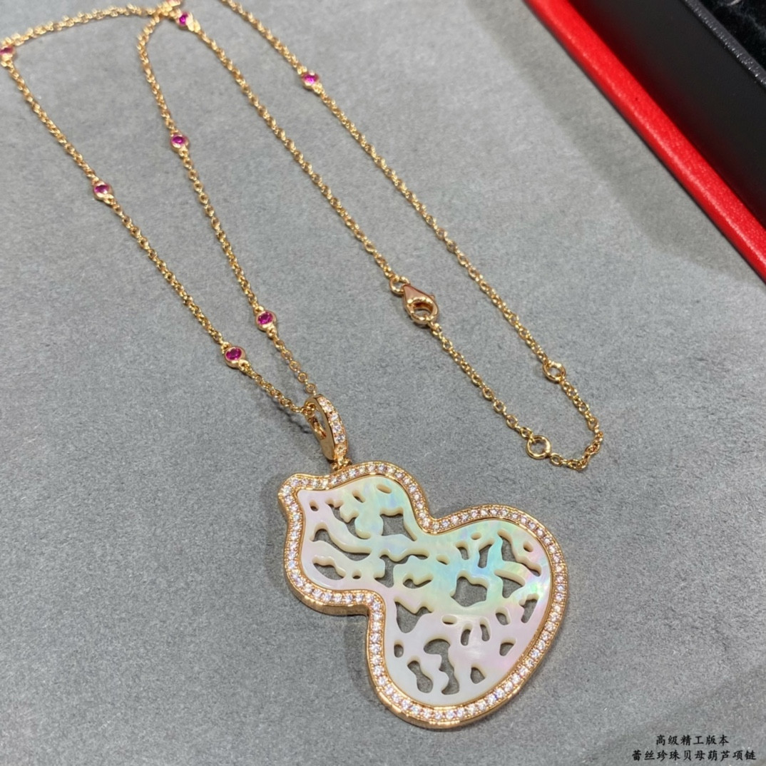 Qee1in large hollow gourd necklace