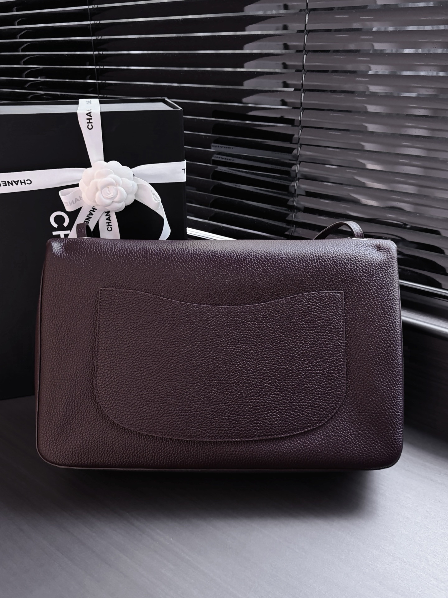 Ch*el maxi flap bag in coffee with gold-tone hardware as6233 26x38.5x11cm