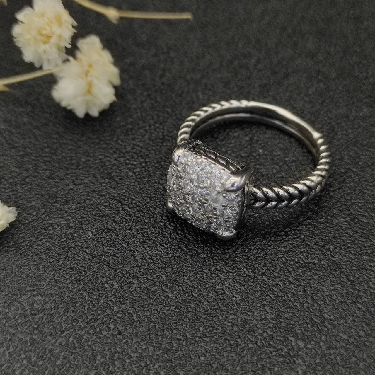 dau1d Yvrm*n four prong full di*m*nd ring