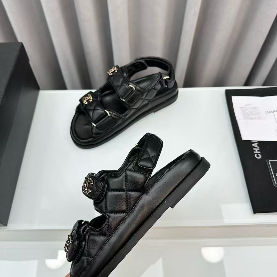 ua Ch*el sandals