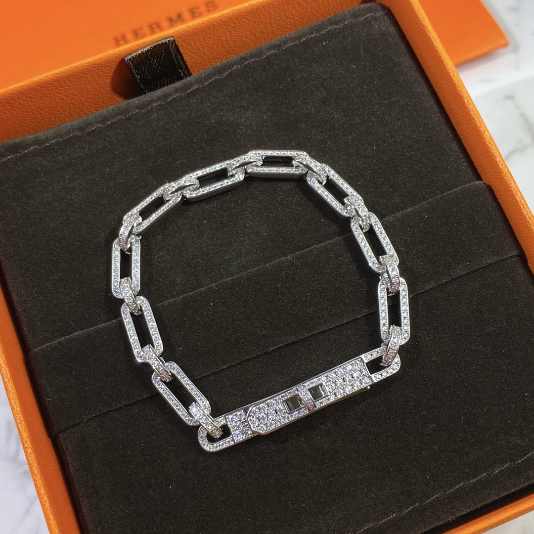 H**mes fully di*m*nd-encrusted kelly bracelet
