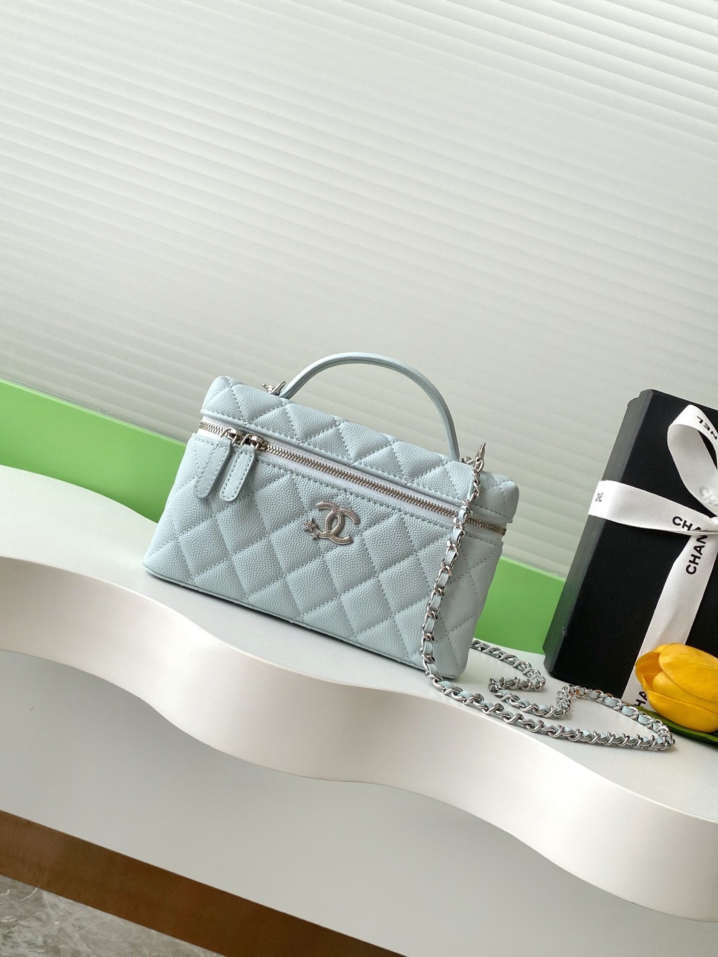 Ch*el long vanity with chain ap4854 19.5x17x5cm