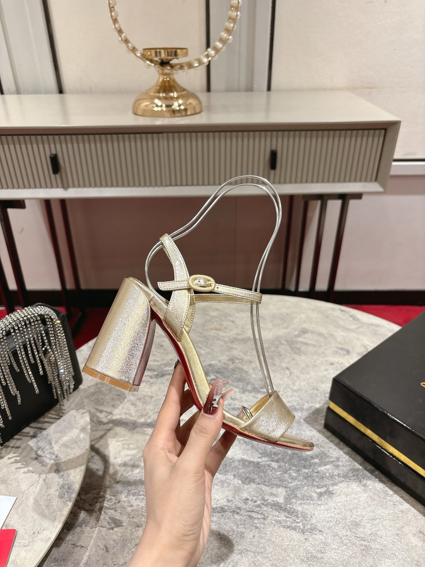 ua ch**an louboutin miss jane leather sandals(cusT0mized, no exchange no return, about 15 days)
