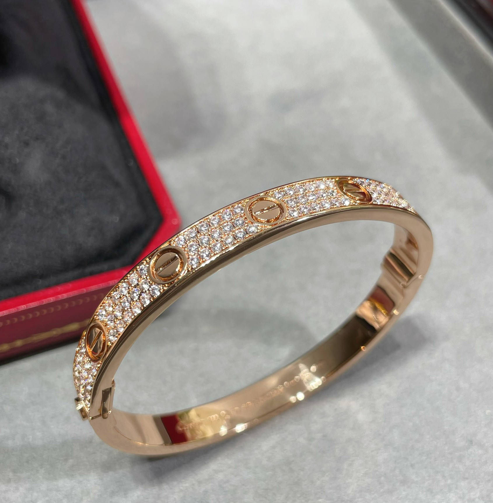 ca*t*er wide Di*m*nd star bracelet