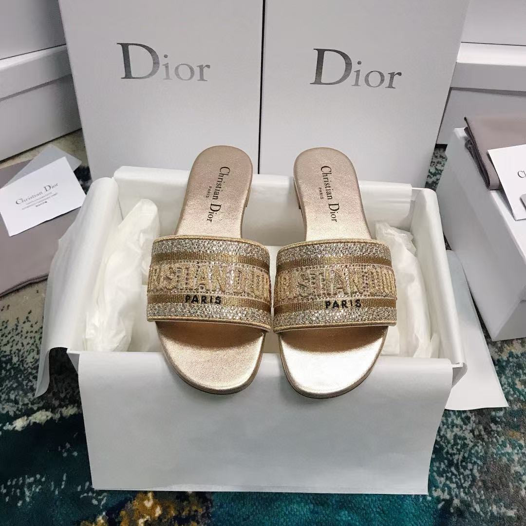 ua D*or dway slide